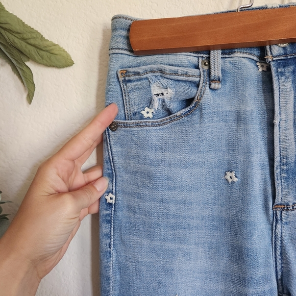 Abercrombie Flower Embroidery Straight leg light/medium wash jeans - Picture 3 of 7